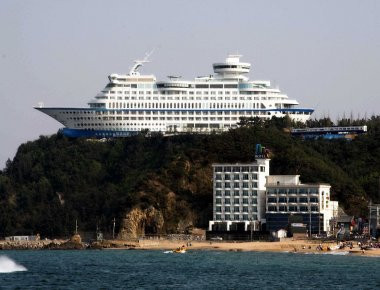 The Sun Cruise Hotel: Ξενοδοχείο… καράβι στο βουνό (φωτό, βίντεο)